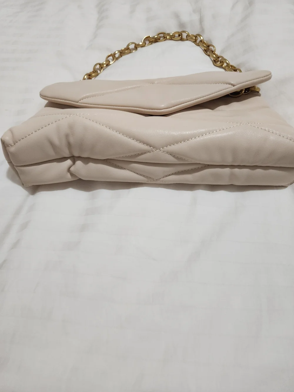 Mango Quilted Shoulder Bag with Gold Chain in Cream